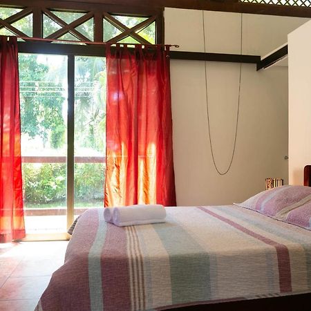 肯那奇山林小屋 Puerto Viejo de Talamanca 外观 照片